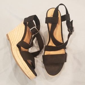 GAP black espadrilles size 7